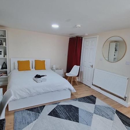 Lovely Studio-Flat With Free Parking, Free Wifi. Лідс Екстер'єр фото