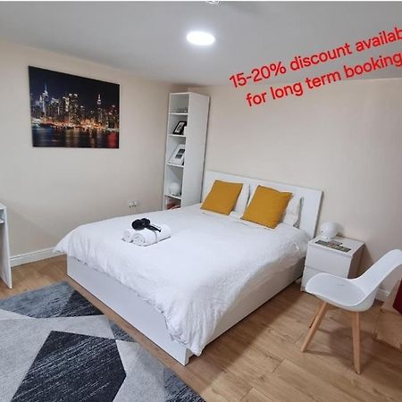 Lovely Studio-Flat With Free Parking, Free Wifi. Лідс Екстер'єр фото