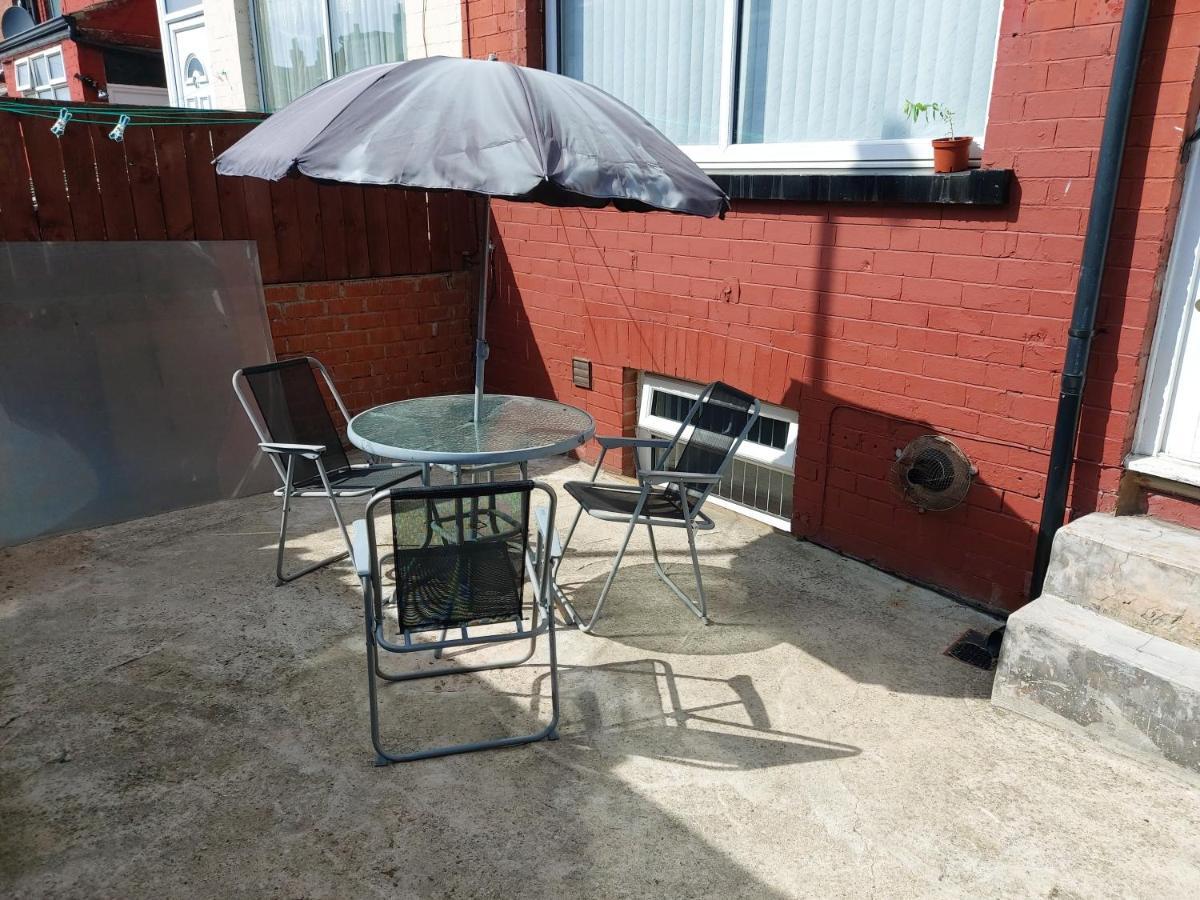 Lovely Studio-Flat With Free Parking, Free Wifi. Лідс Екстер'єр фото