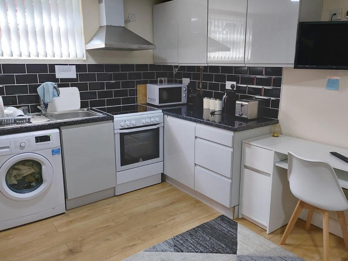 Lovely Studio-Flat With Free Parking, Free Wifi. Лідс Екстер'єр фото