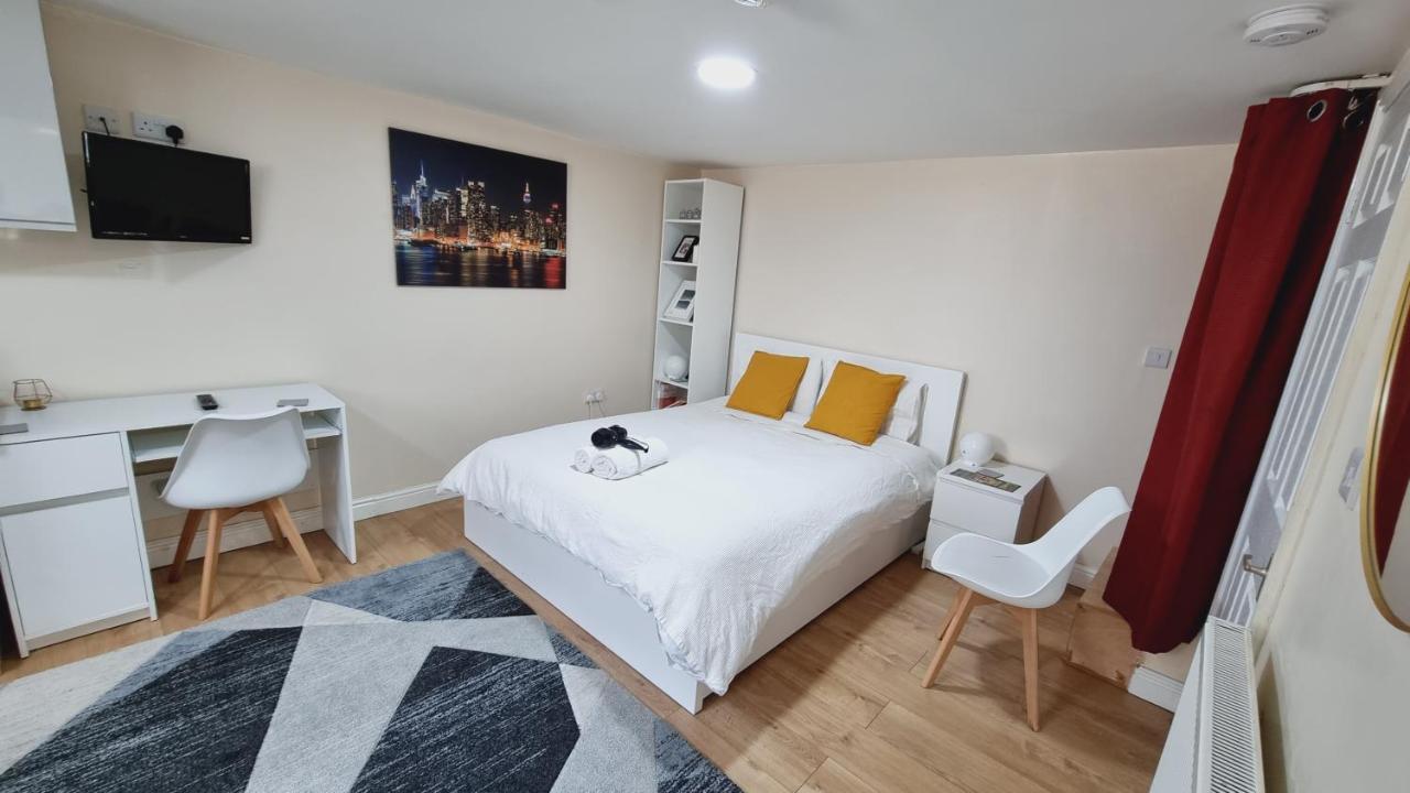 Lovely Studio-Flat With Free Parking, Free Wifi. Лідс Екстер'єр фото