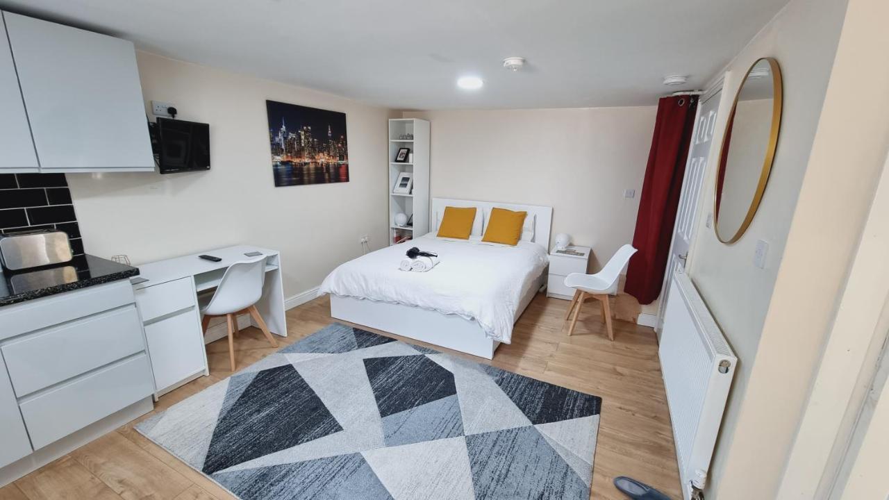 Lovely Studio-Flat With Free Parking, Free Wifi. Лідс Екстер'єр фото